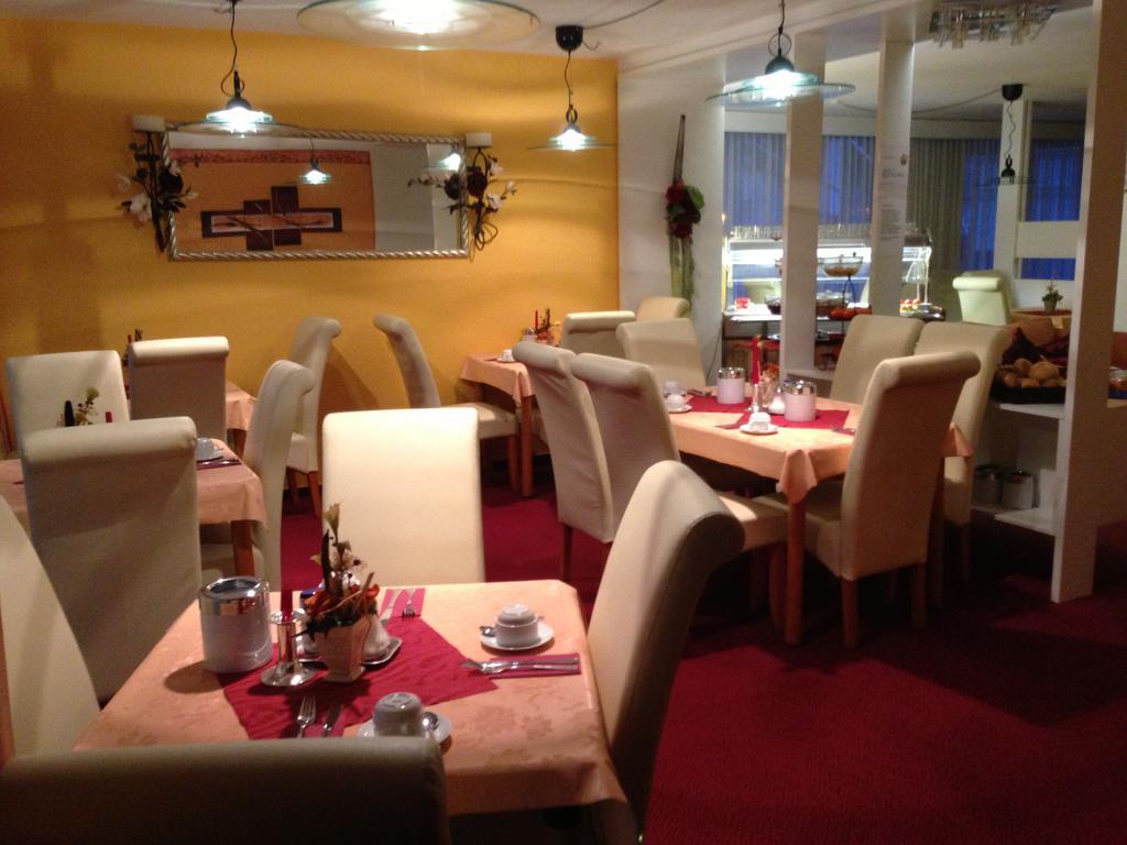 Stadthotel-Garni นอยวิท ภายนอก รูปภาพ