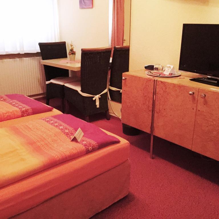 Stadthotel-Garni นอยวิท ภายนอก รูปภาพ