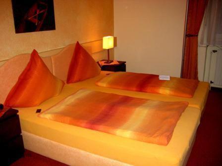 Stadthotel-Garni นอยวิท ภายนอก รูปภาพ