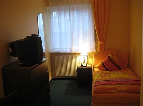 Stadthotel-Garni นอยวิท ภายนอก รูปภาพ