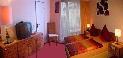 Stadthotel-Garni นอยวิท ภายนอก รูปภาพ
